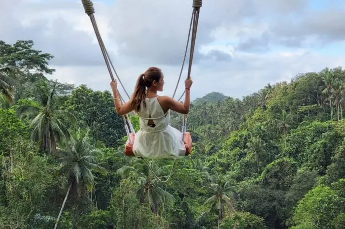 Aloha Ubud Swing Pengalaman Mengayuh di Udara dengan Pemandangan Mengagumkan di Bali