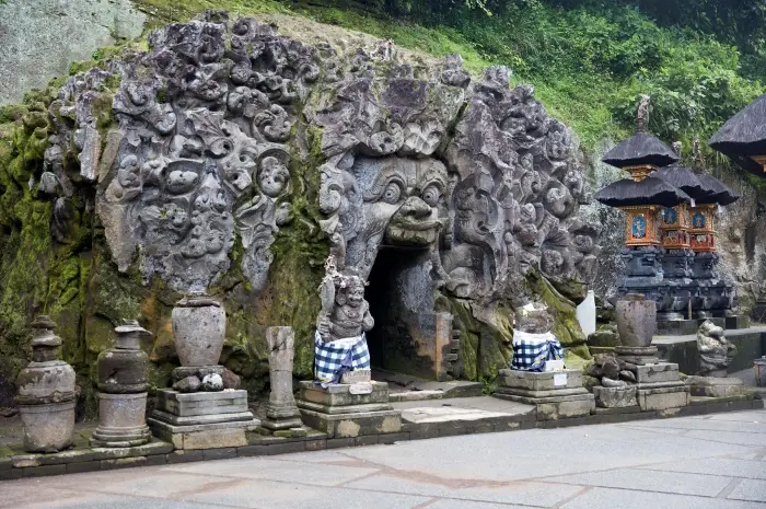 Goa Gajah Ubud, Menyusuri Candi Kuno dan Artefak Sejarah di Ubud, Bali